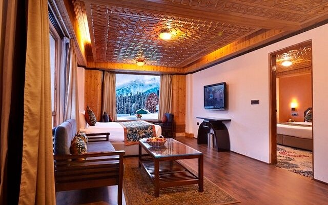 Grand Mumtaz, Gulmarg — Platinum tier stay